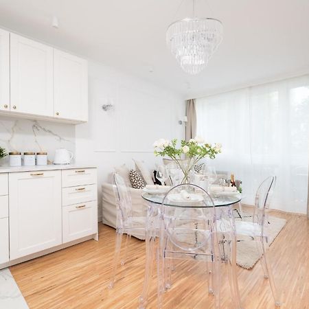 Glam & Modern By Cooee Apartments Варшава Екстериор снимка