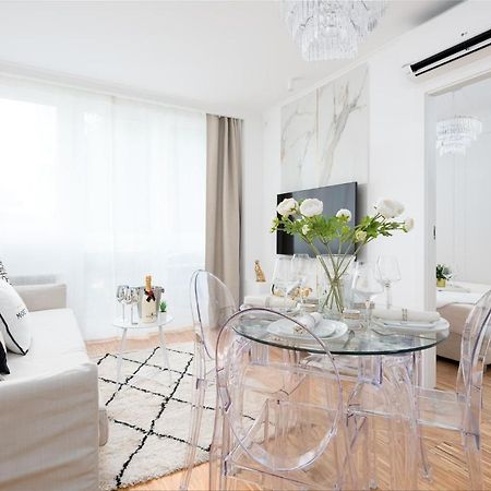 Glam & Modern By Cooee Apartments Варшава Екстериор снимка