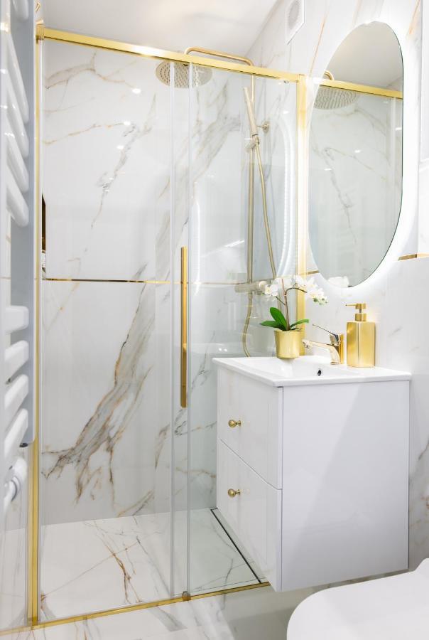 Glam & Modern By Cooee Apartments Варшава Екстериор снимка