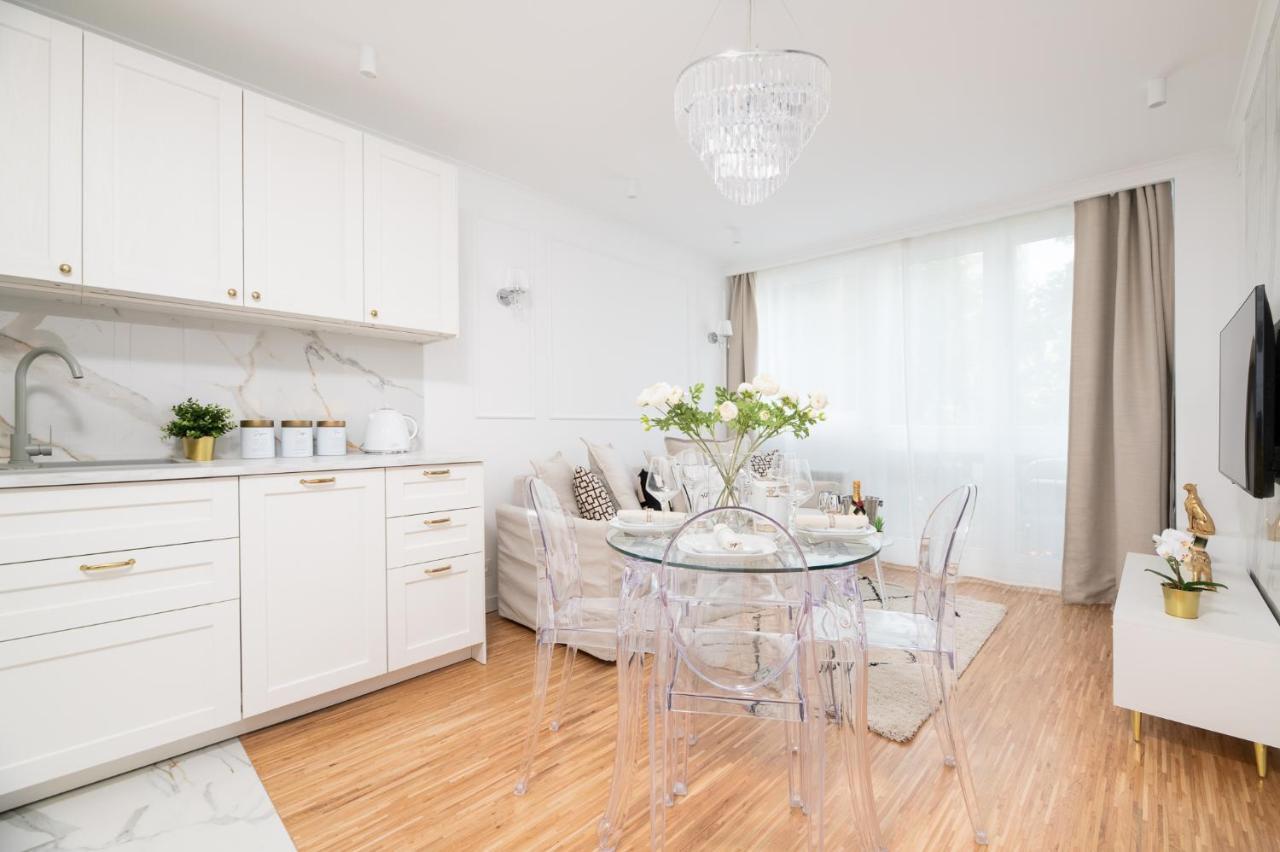 Glam & Modern By Cooee Apartments Варшава Екстериор снимка