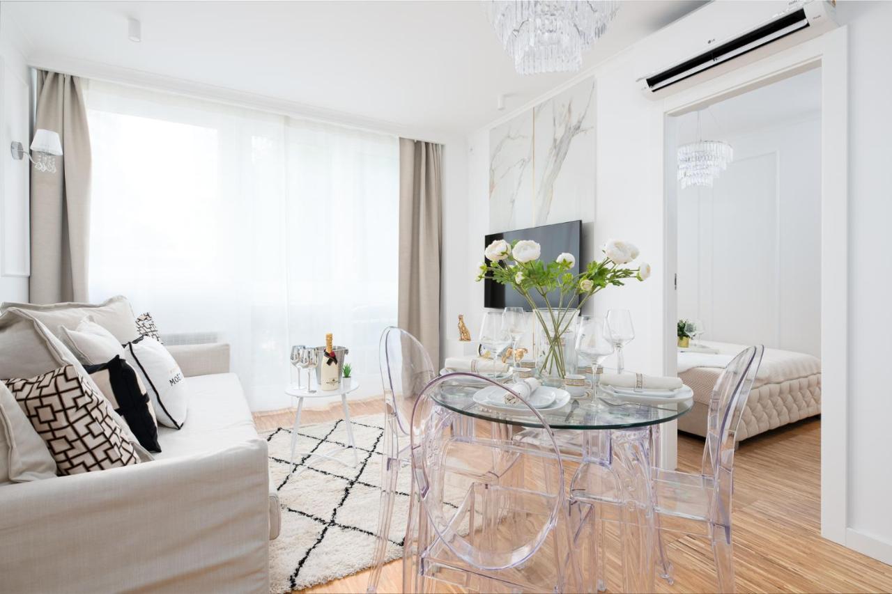 Glam & Modern By Cooee Apartments Варшава Екстериор снимка