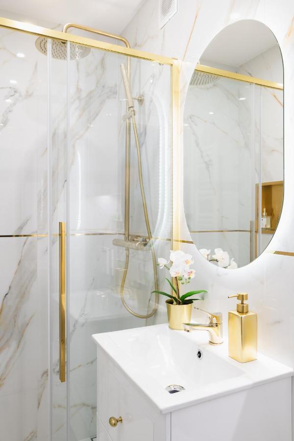 Glam & Modern By Cooee Apartments Варшава Екстериор снимка
